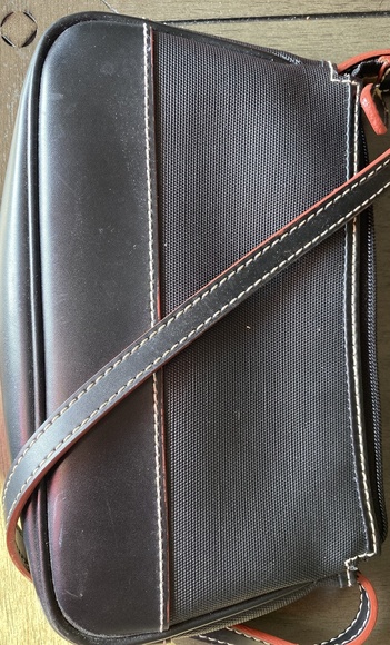 Tommy Hilfiger small purse EUC - Picture 2 of 2